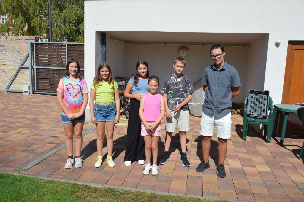 csaladi12-scaled-1