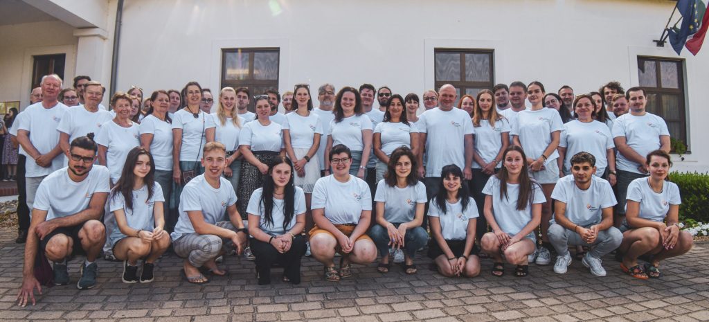 fejlesztok-kismentorok-onkentesek-scaled-2