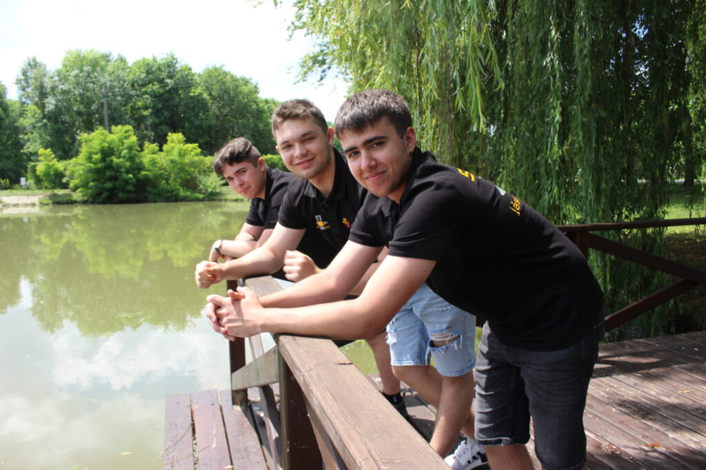 img-3703-8