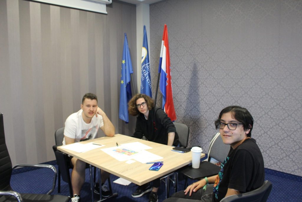 img-3884-8