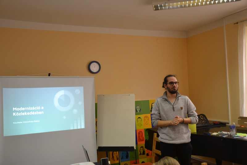 vigyazzkeszvezess0002-1