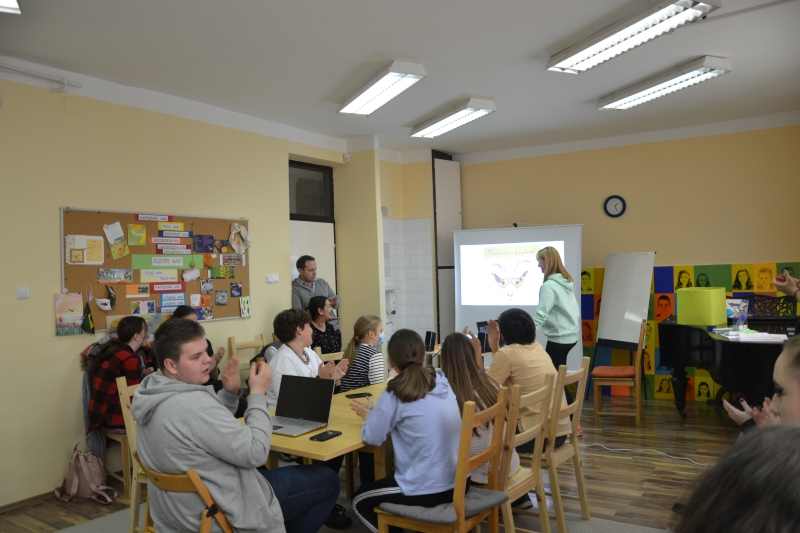 vigyazzkeszvezess0020-1